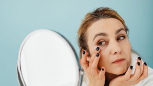 Acidul hialuronic: ingredientul esențial pentru hidratare profundă și un ten vizibil mai tineresc 1