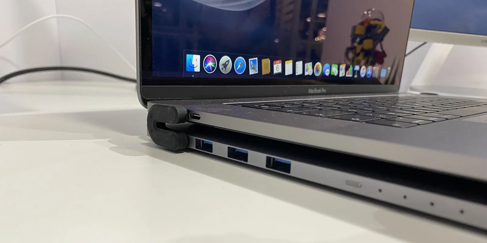 Apple linedock conector